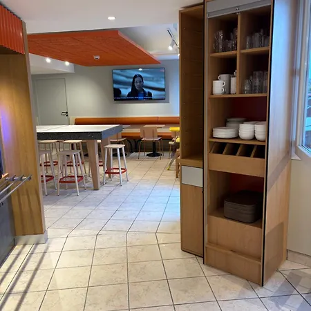 Design فندق Montluçon